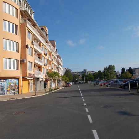 Apartamenti Zhelezovi Pomorie Bagian luar foto