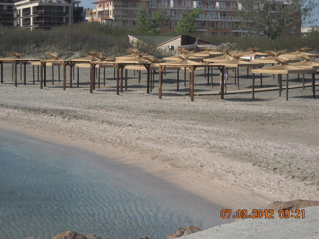 Apartamenti Zhelezovi Pomorie Ruang foto