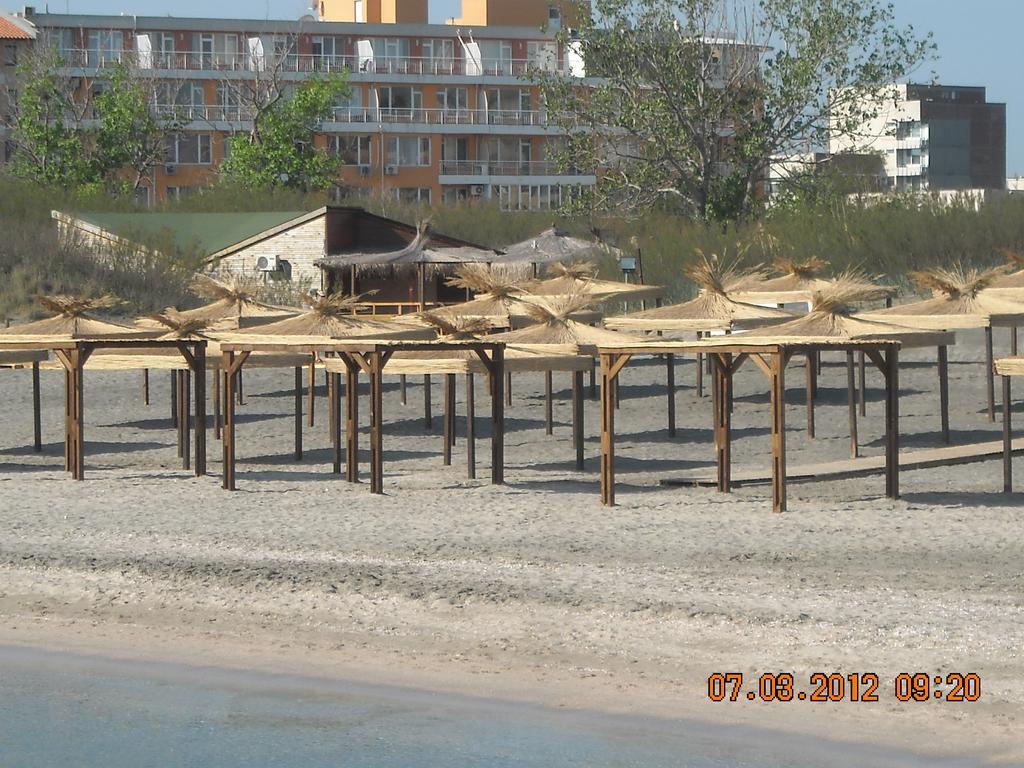 Apartamenti Zhelezovi Pomorie Ruang foto