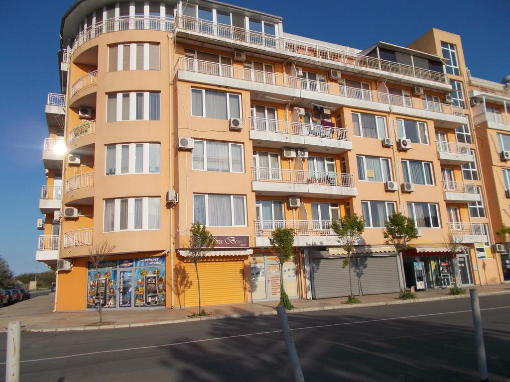 Apartamenti Zhelezovi Pomorie Bagian luar foto