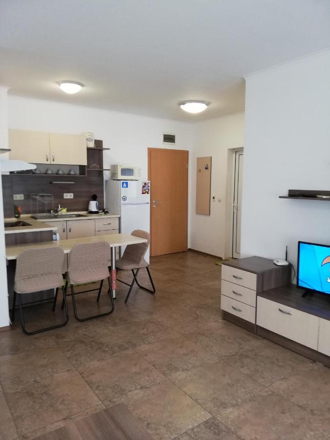 Apartamenti Zhelezovi Pomorie Bagian luar foto