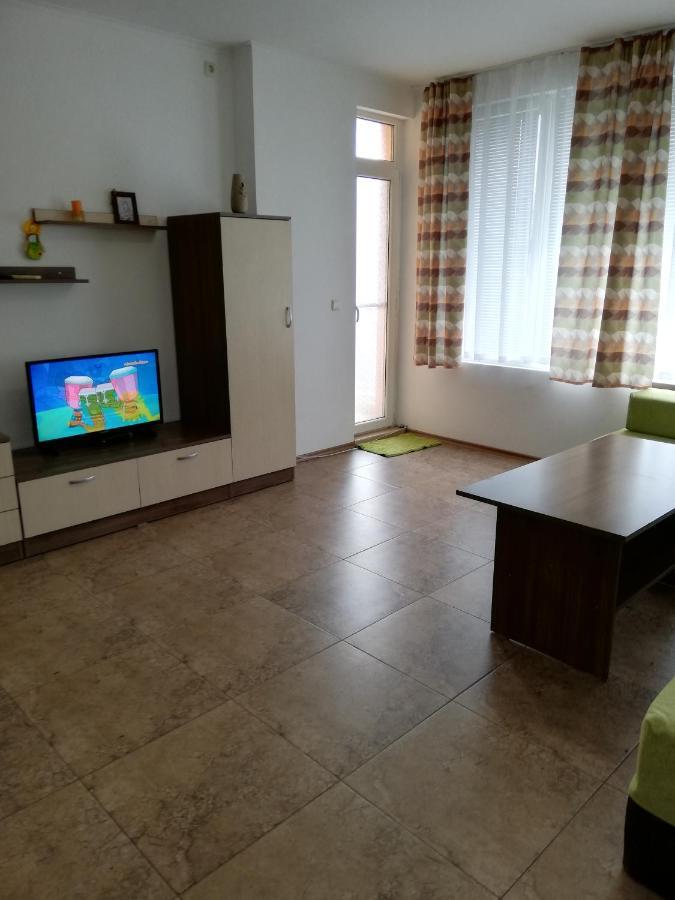 Apartamenti Zhelezovi Pomorie Bagian luar foto