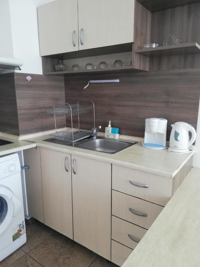 Apartamenti Zhelezovi Pomorie Bagian luar foto