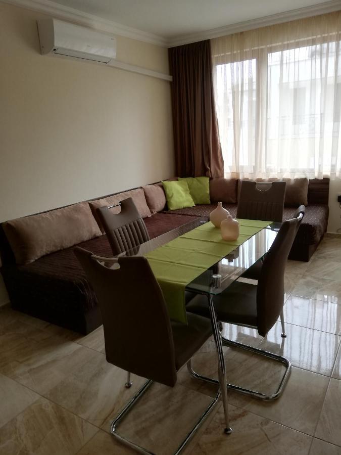 Apartamenti Zhelezovi Pomorie Bagian luar foto