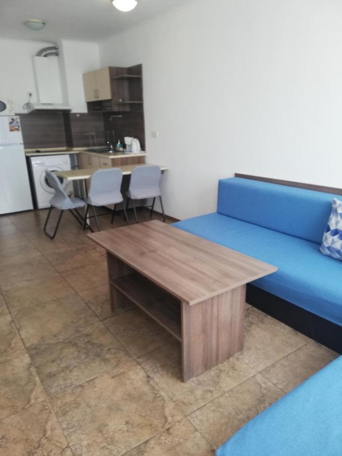 Apartamenti Zhelezovi Pomorie Bagian luar foto