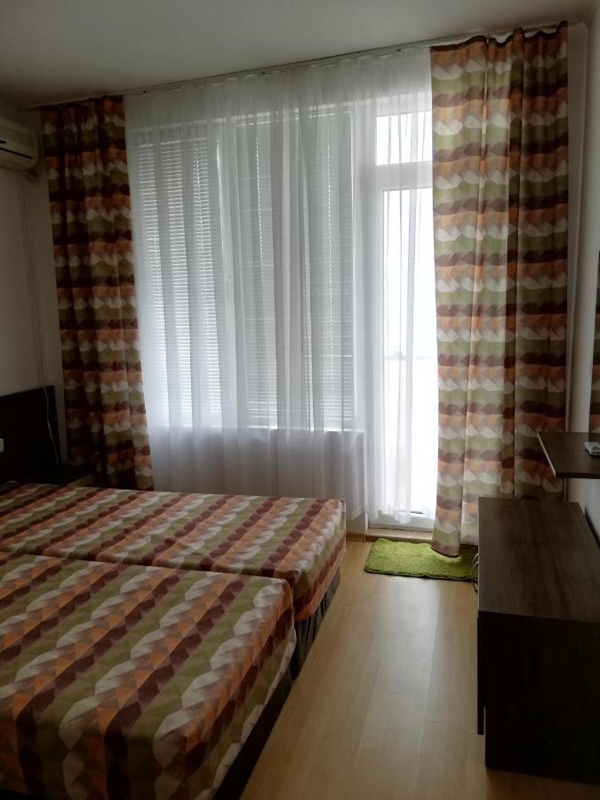 Apartamenti Zhelezovi Pomorie Bagian luar foto
