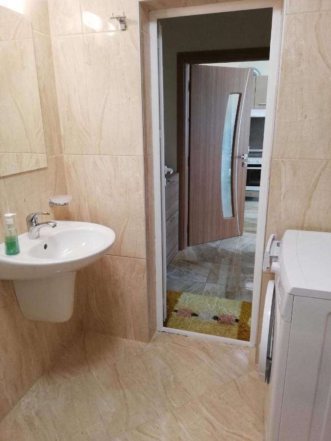 Apartamenti Zhelezovi Pomorie Bagian luar foto