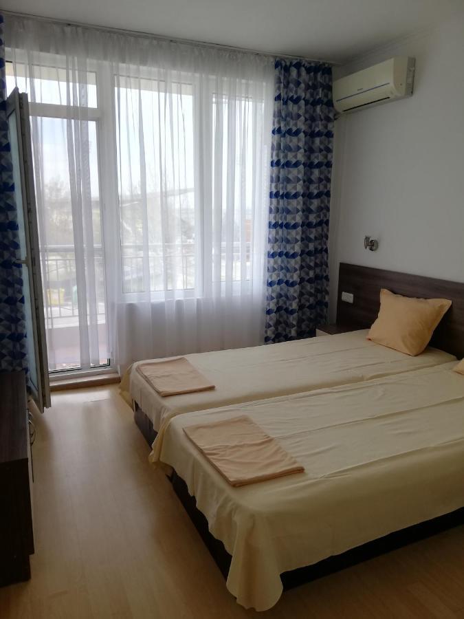 Apartamenti Zhelezovi Pomorie Bagian luar foto