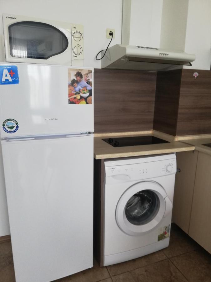 Apartamenti Zhelezovi Pomorie Bagian luar foto