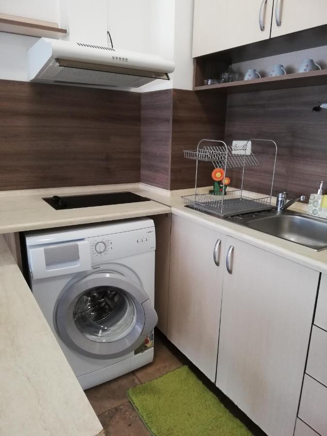 Apartamenti Zhelezovi Pomorie Bagian luar foto